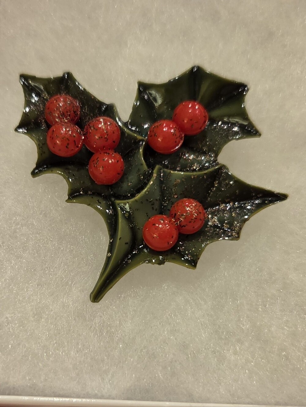 HOLLY CHRISTMAS BROOCH / PIN